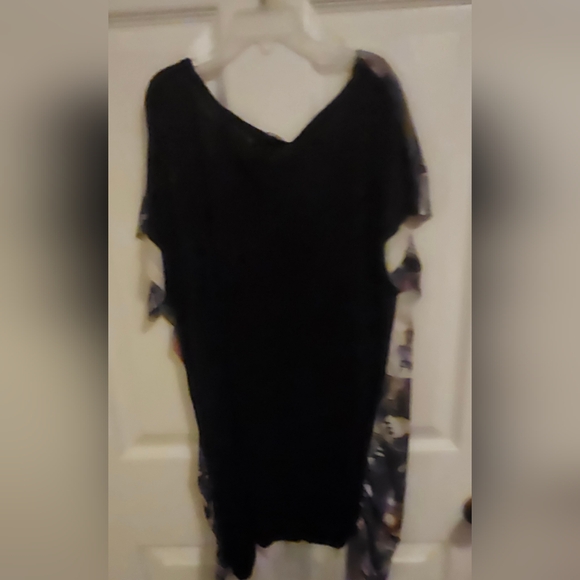 La Donna Tunic, size XLarge - Picture 3 of 4